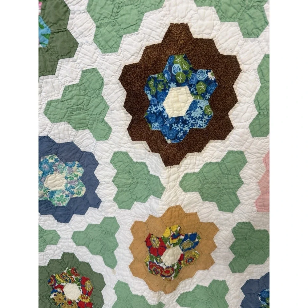 VINTAGE GRANDMOTHERS FLOWER GARDEN QUILT-1940s, 80